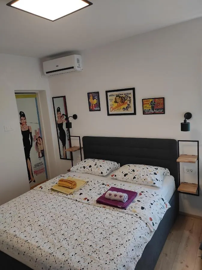 Apartment And Room Bonefacic Baška