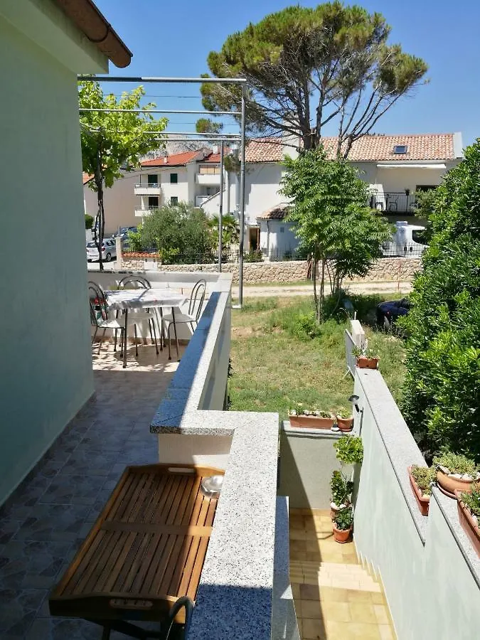 Apartment And Room Bonefacic Baška